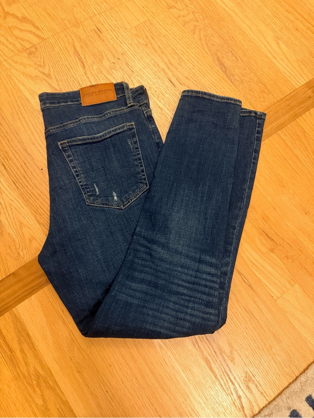 Ladies Size 12/31 " Lucky Brand" Dark Indigo Skinny Jeans GUC